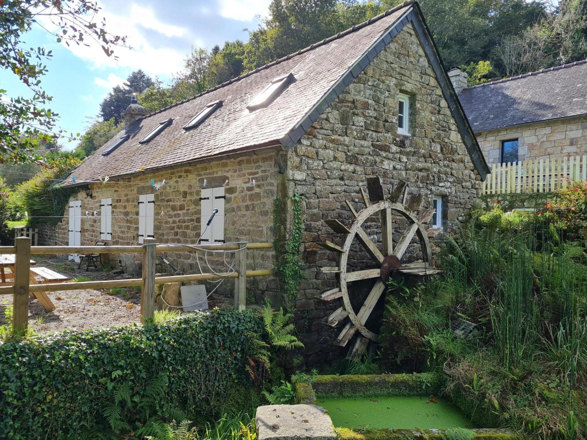 Vila Moulin De Bonnescat Plogonnec Exteriér fotografie